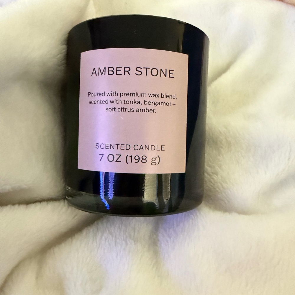 AMBER STONE TONKA, BERGAMOT AND SOFT CITRUS AMBER 7 OZ CANDLE IN GLASS-HOLDER